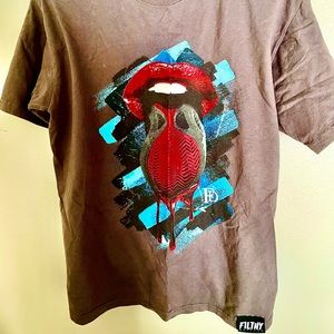 🔴🔺🔴   Mens Filthy Tee ___SIZE LARGE   🔴🔺🔴